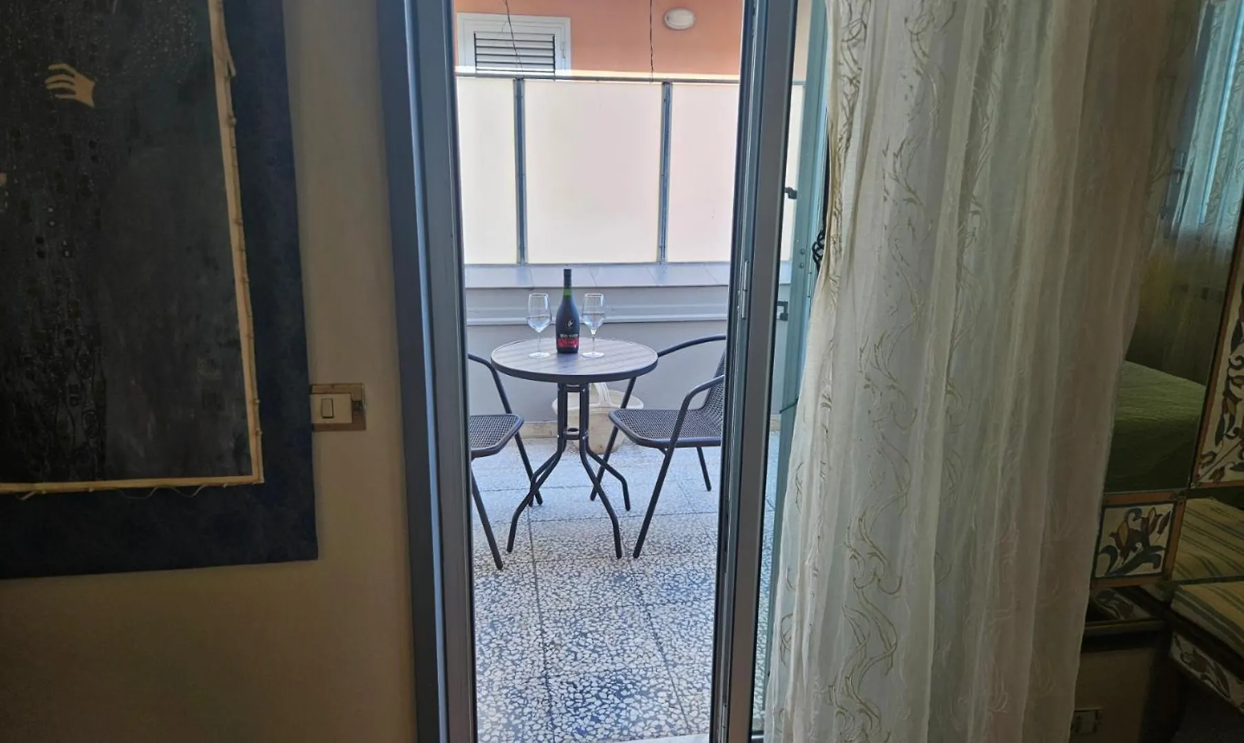 La Casa Di Sara By Holiday World Nunziata بيت للعطل