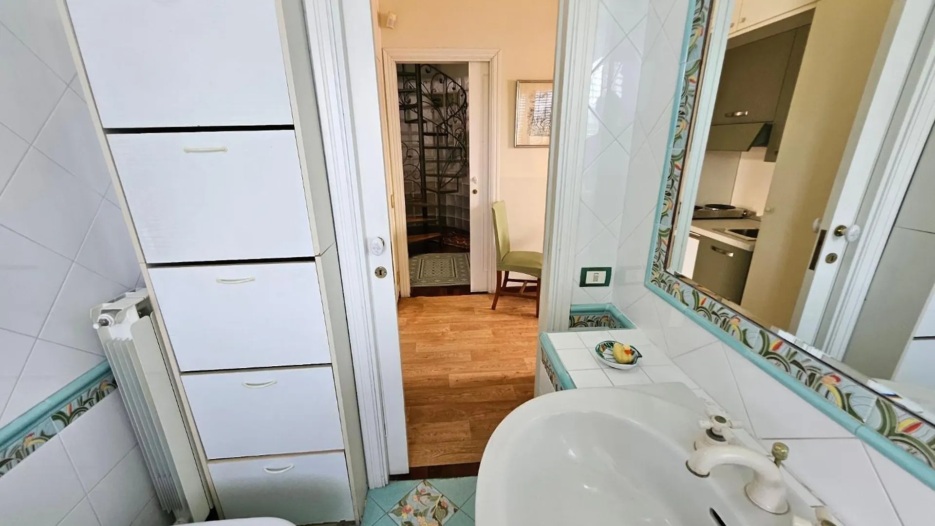 La Casa Di Sara By Holiday World Nunziata بيت للعطل